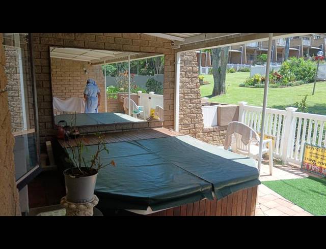 3 BEDROOM APARTMENT FOR SALE IN UVONGO BEACH